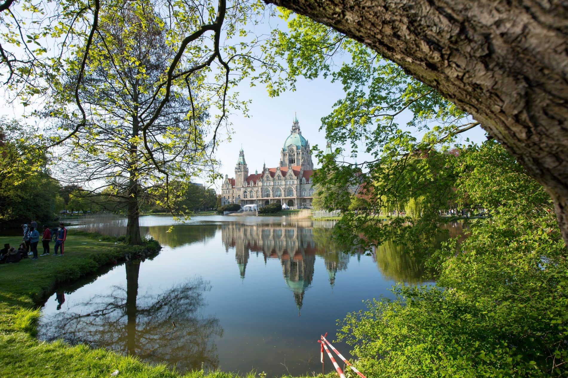 01-Rathaus-von-Maschpark